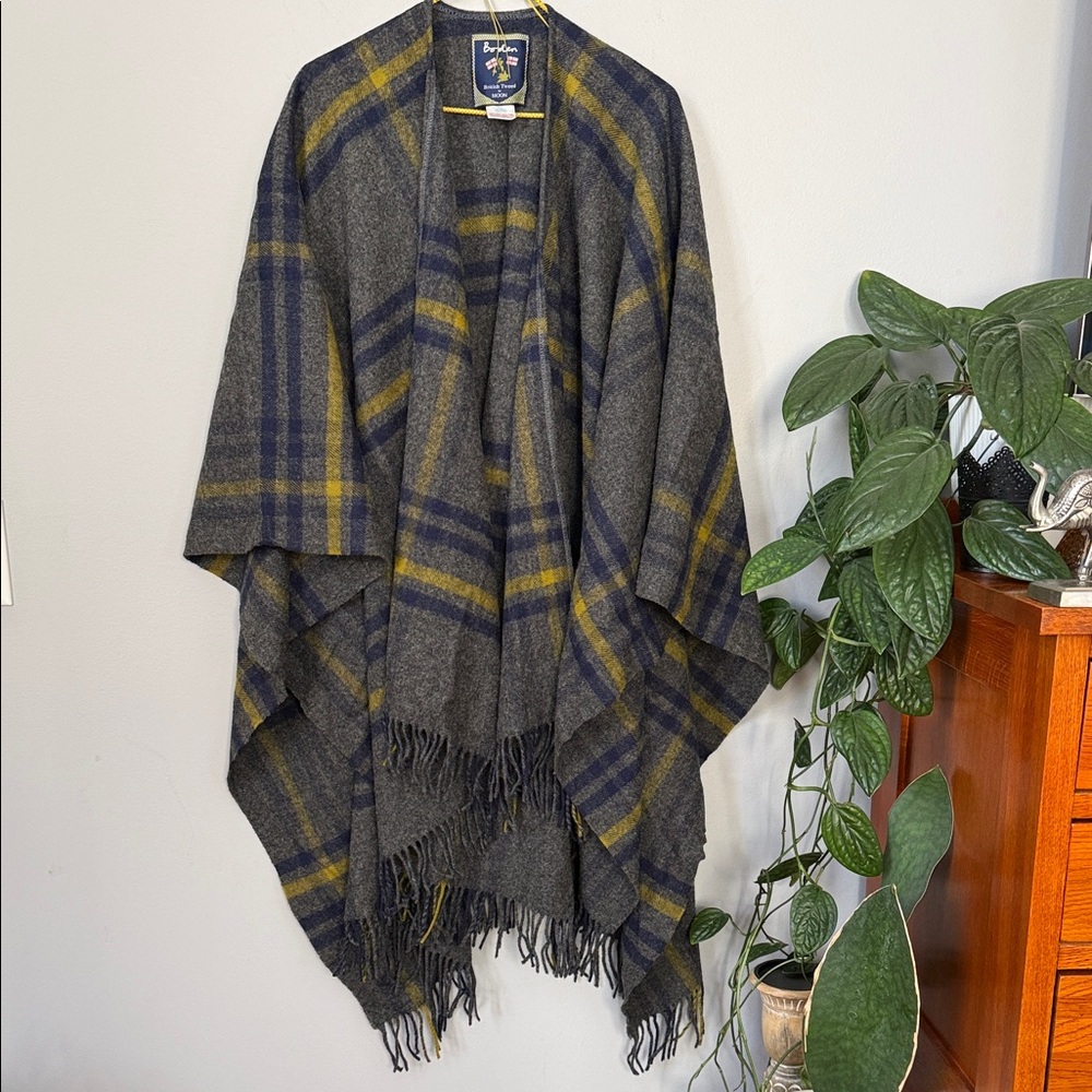 Boden lambswool  Gray and Yellow Plaid Cape